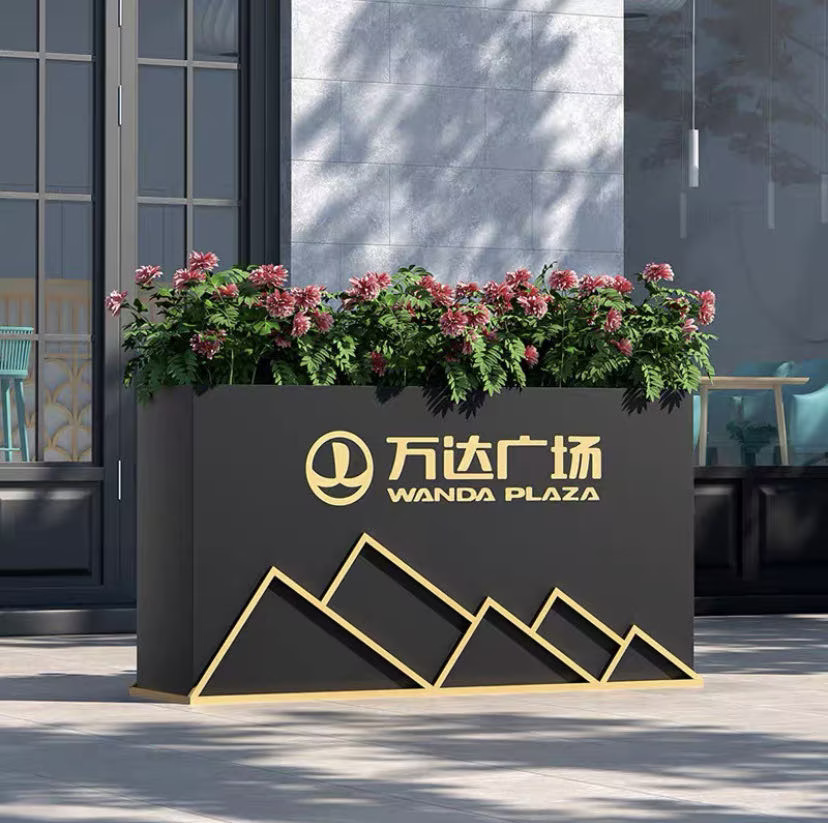深圳龙岗万达广场花箱定制项目：泉州星灿家具有限公司标杆工程案例